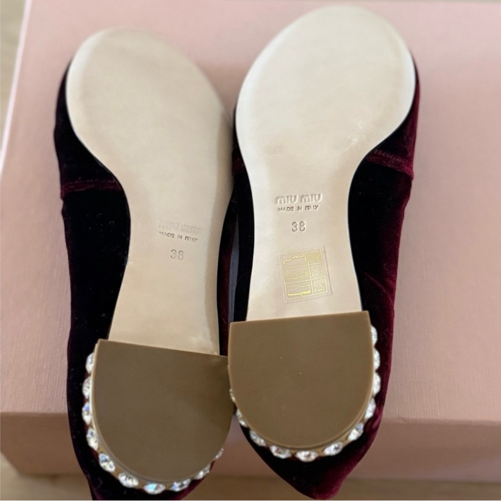 Brand New Miu Miu Elegant Velvet Loafers with Gold Embroidery - Picture 4 of 5